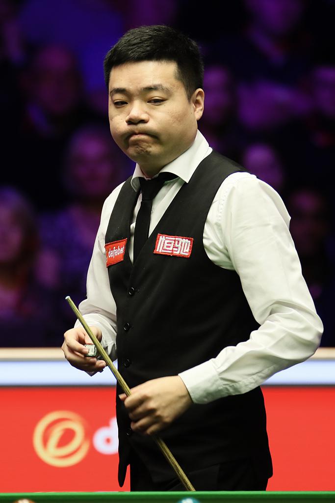 足球再次显 足球再次显