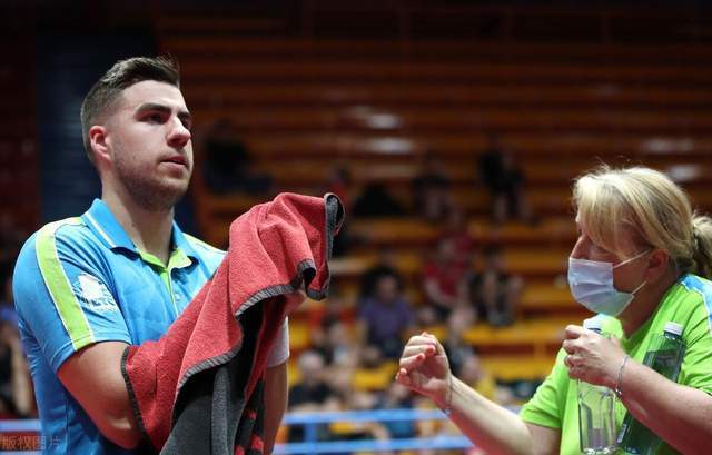 俱乐部之间 俱乐部之间